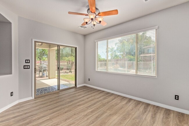 Building Photo - Lovely home in cul-de-sac lot with fenced pool!