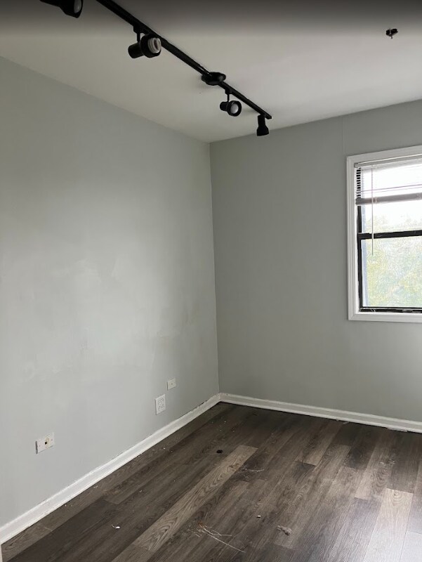 Building Photo - 4854 W Addison St