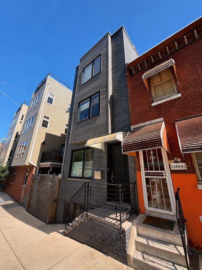 Building Photo - 1127 Kimball St