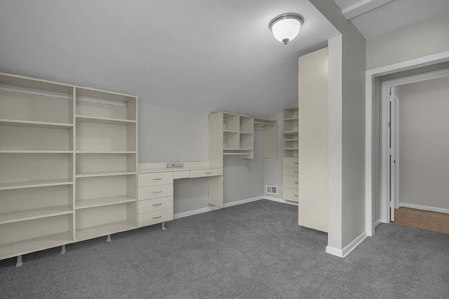 Building Photo - 2737-2737 Charing Rd