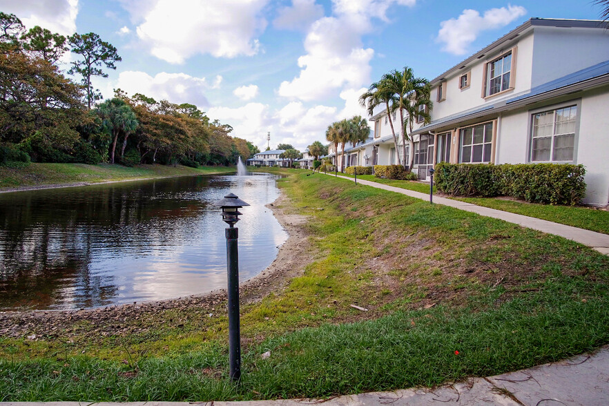 Building Photo - 158 Coconut Key Ln