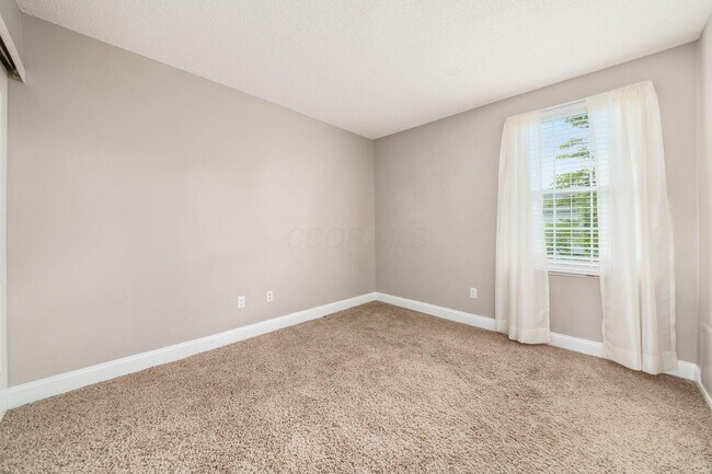 Building Photo - 5052 Stoneybrook Blvd