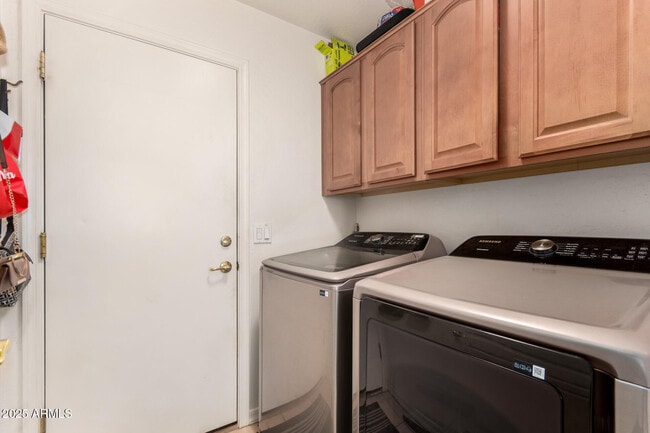 Building Photo - 1477 W Marlin Dr
