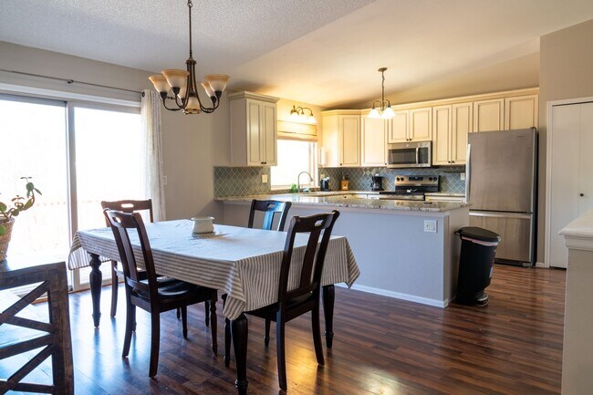 Building Photo - Fully Furnished 4 Bedroom Home Near Quail Lake!!!! MUST SEE!