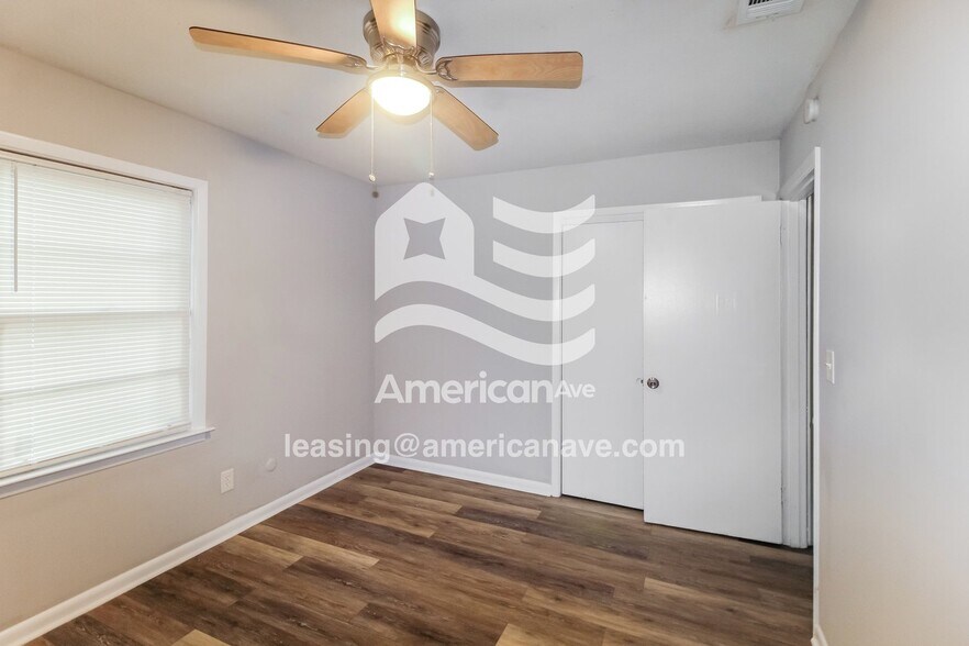 Building Photo - 1629 Emerson Ave