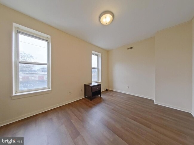 Building Photo - 1422 Willington St