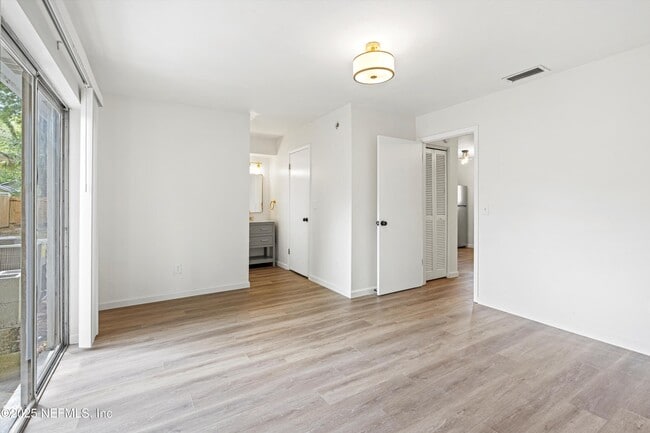 Building Photo - 3329 Mayflower St
