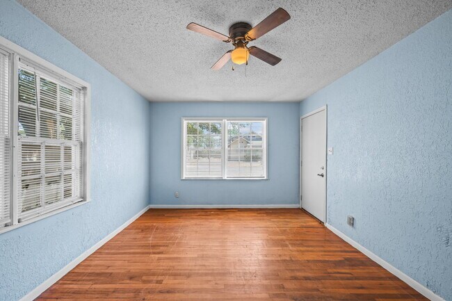 Building Photo - Cute 1 Bedroom Apartment, Minutes from TTU & Downtown LBK