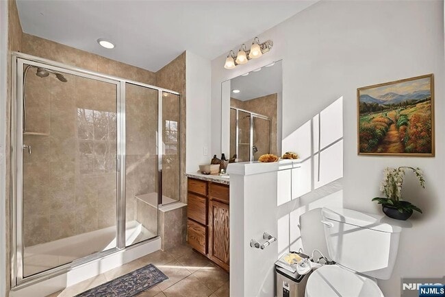 Building Photo - 9 Landmark Ln