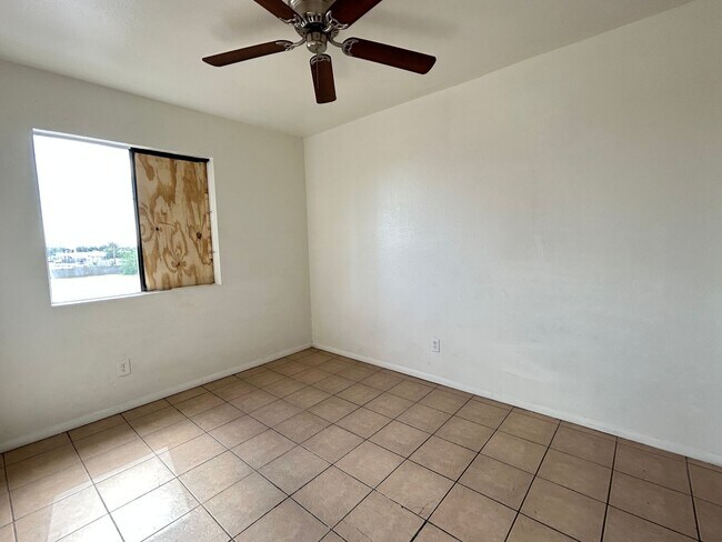 Building Photo - 2 Bedroom 1 Bath Phoenix treasure