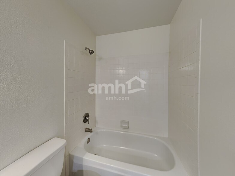 Building Photo - 8226 Wilmington Dr