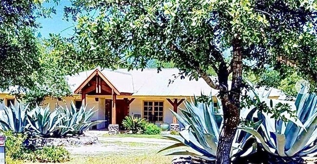 Building Photo - 3209 Crosswind Dr