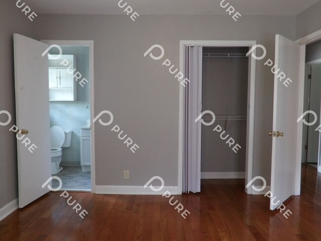 Building Photo - 2108 Linde St NW