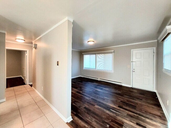 Building Photo - Hoyt Street