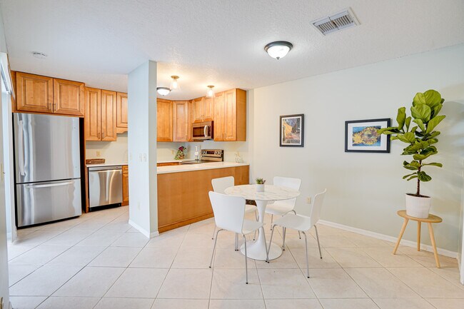 Building Photo - 3201 SE Guinevere Ln