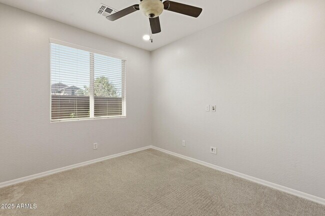 Building Photo - 233 E Glacier Dr
