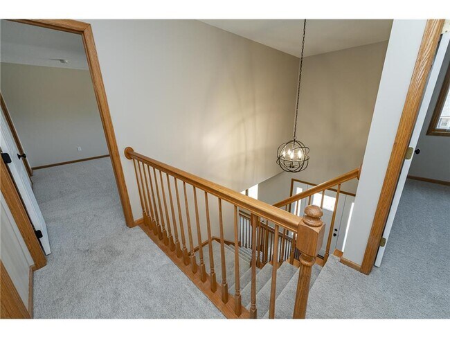 Building Photo - 2511 Mayowood Ln SW