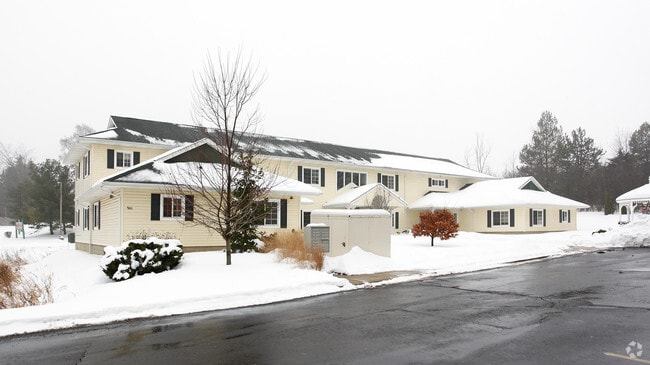 Primary Photo - 900 S Maple Rd