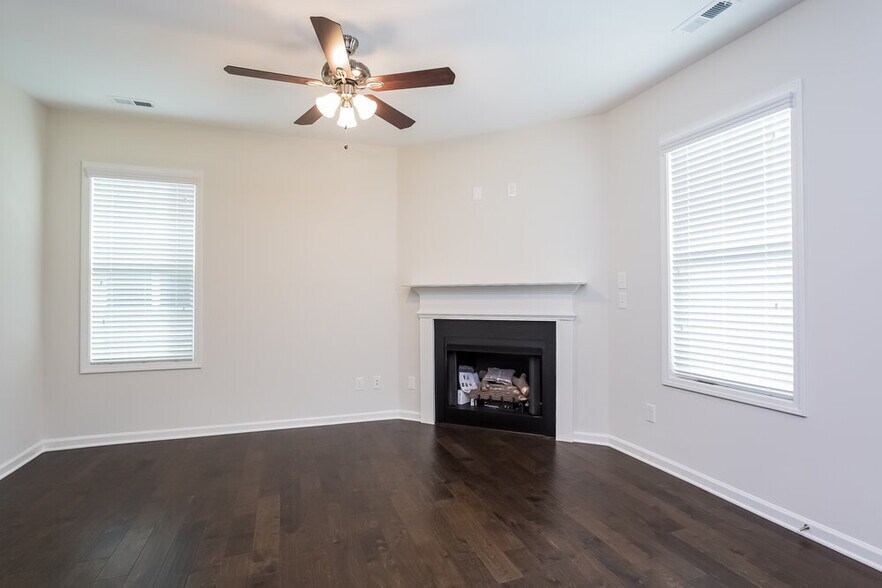 Building Photo - 377 Crawford Pkwy