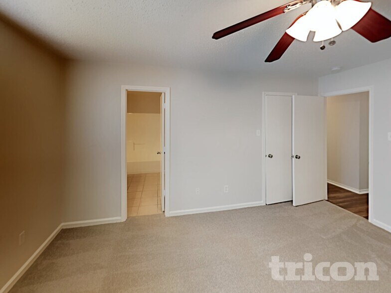 Building Photo - 4604 Palm Ridge Dr