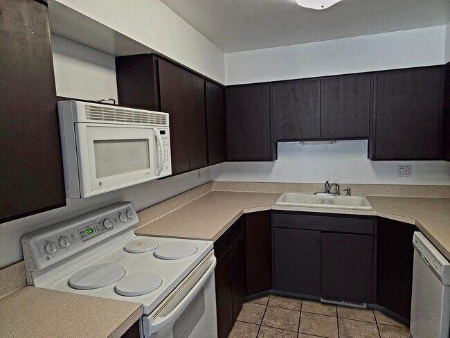 Building Photo - 1968 E 5850 S