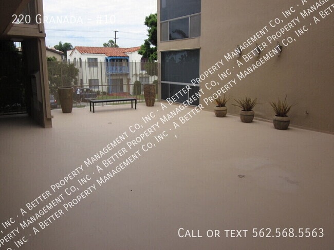 Building Photo - 220 Granada-#10