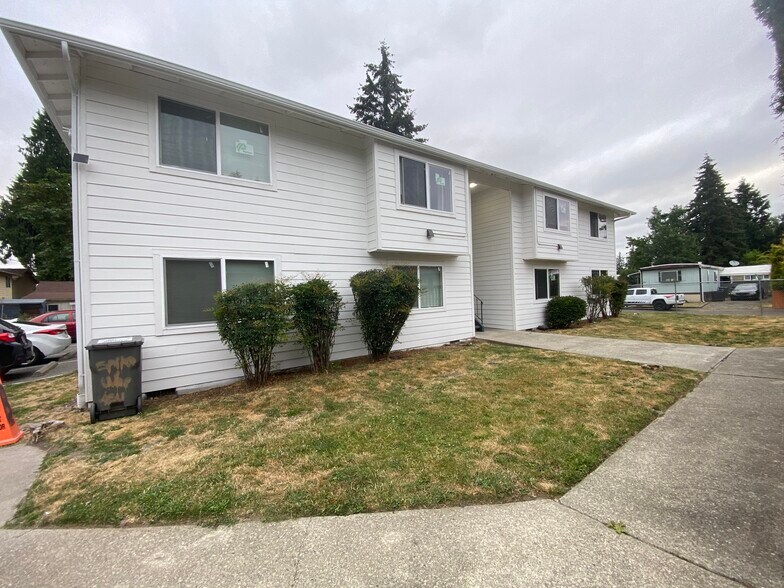 Building Photo - 539 37th St SE