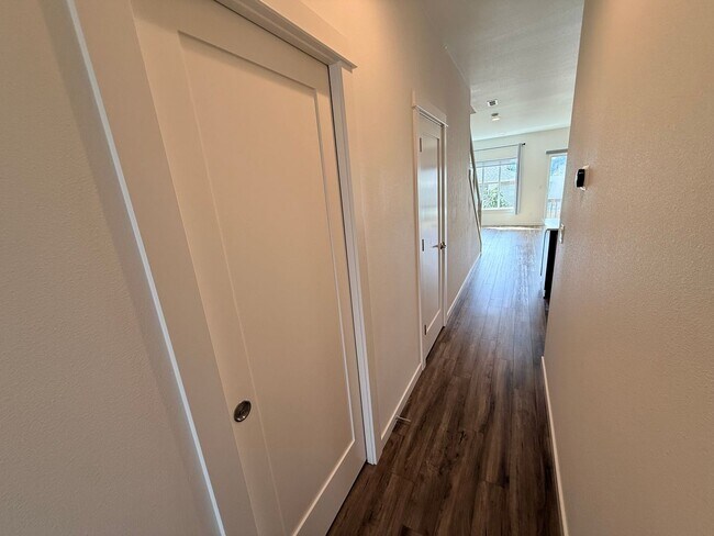 Building Photo - 6157 Blue River Dr SE