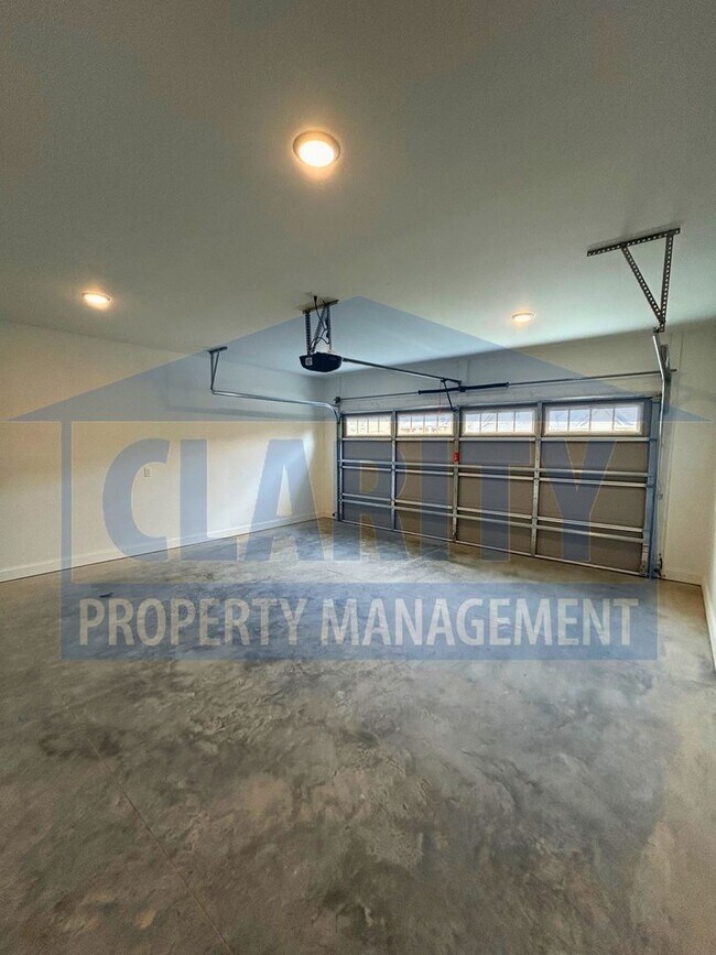 Building Photo - *Brand New* 4 bedroom home!