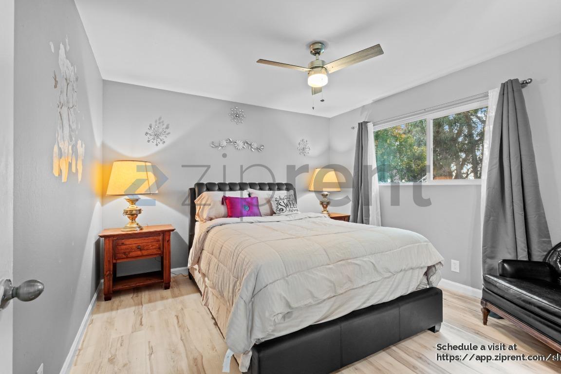 Building Photo - 325 Falcon Dr