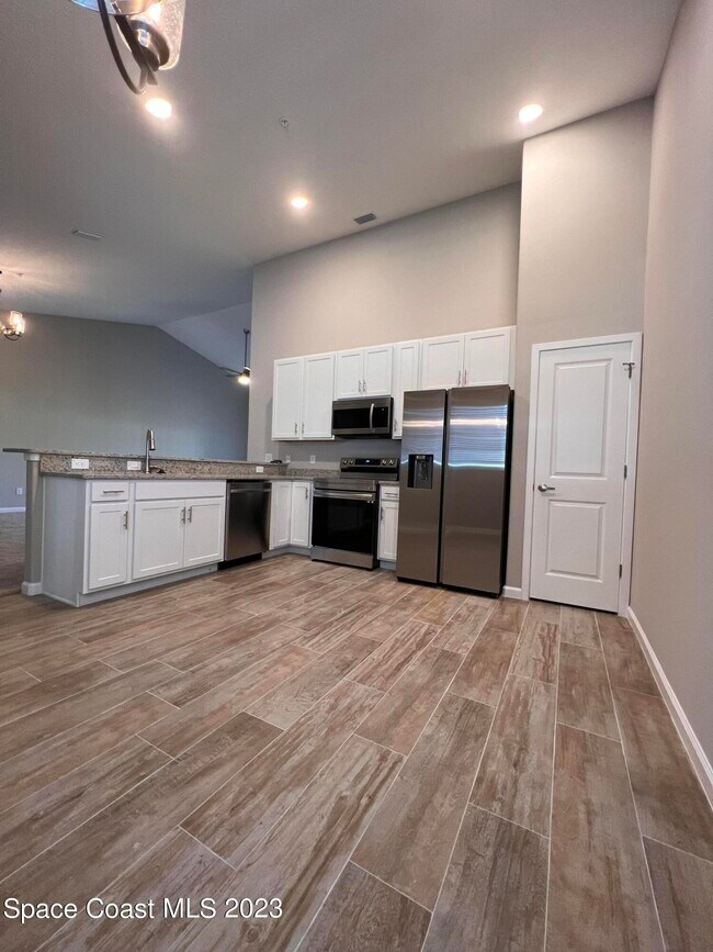Building Photo - 3930 Playa Del Sol Dr