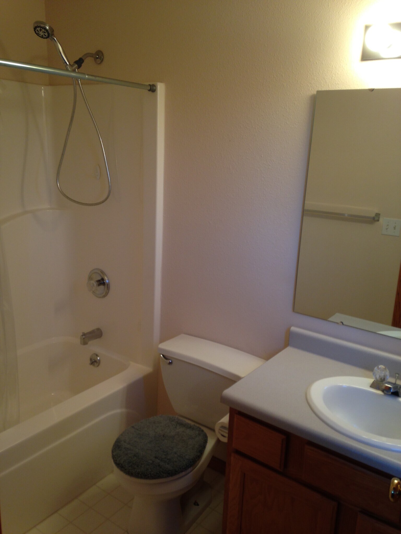 Bathroom in second bedroom - 2738 Irving Avenue