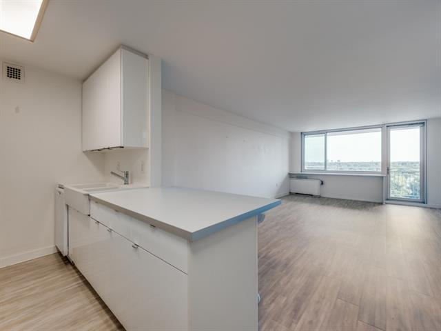 Building Photo - 3883 Turtle Creek Blvd
