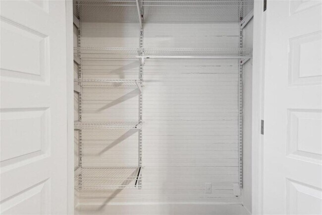 Building Photo - 111 Clifton St SE