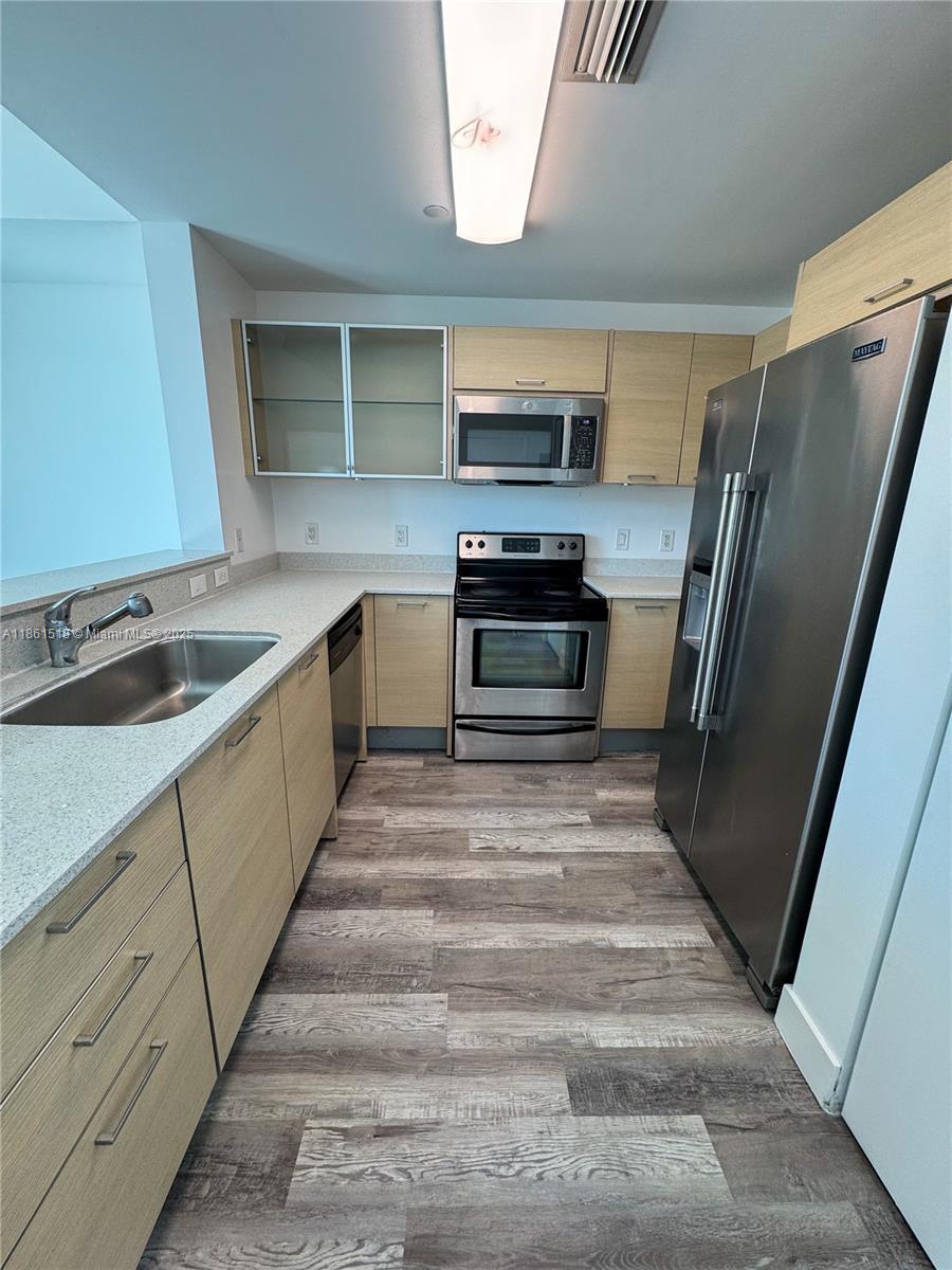 Building Photo - 350 NE 24th St