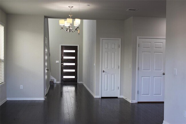 Building Photo - 3240 E Whitestone Blvd