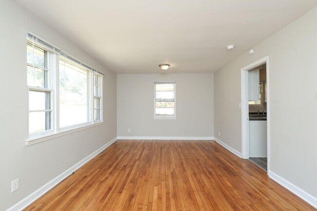 Building Photo - Newly renovated Ranch style 3 bedroom 1 ba...