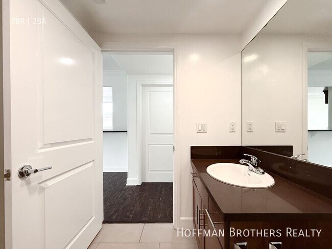 Building Photo - 4112 Whitsett Ave
