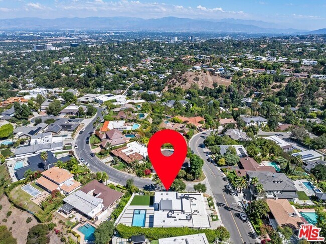 Building Photo - 16851 Encino Hills Dr