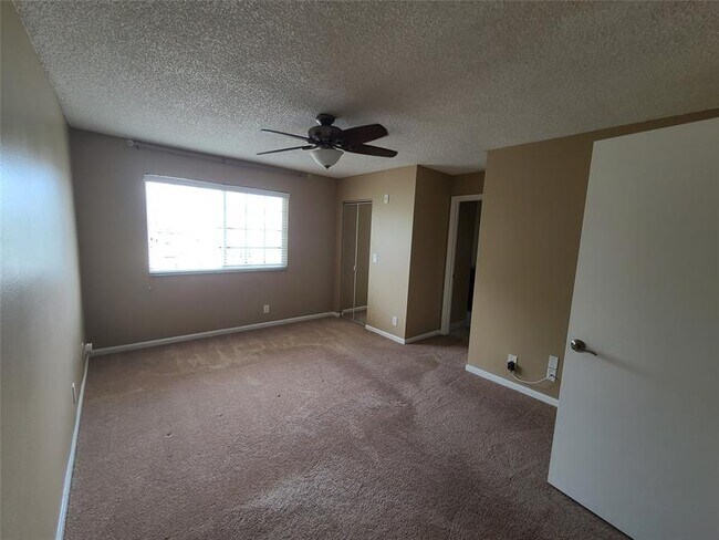 Building Photo - 1427 SW 48th Terrace