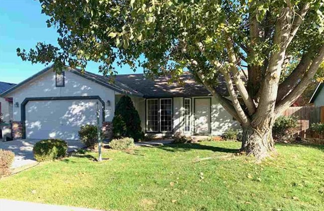 Building Photo - Great Single Family Home In Quiet Neighbor...
