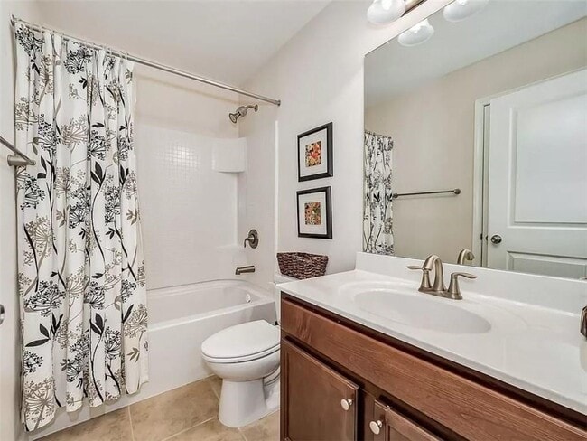 Building Photo - 2160 Greencrest Cir