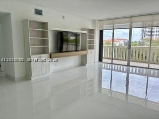Building Photo - 3000 Island 603 Is