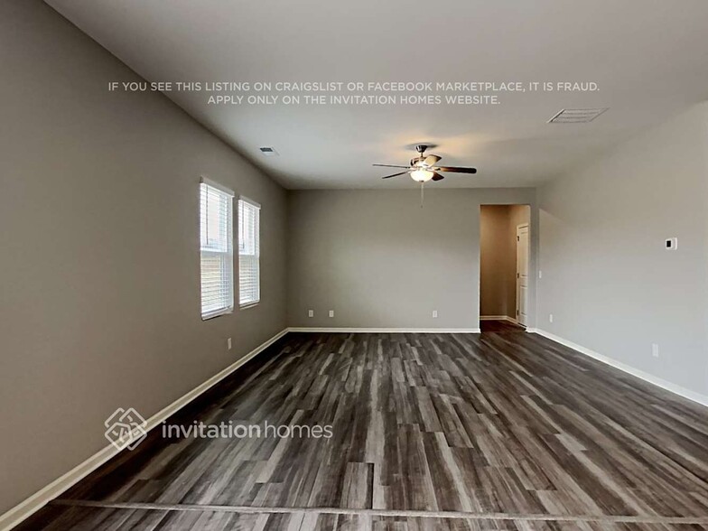 Building Photo - 117 Verona Dr NW