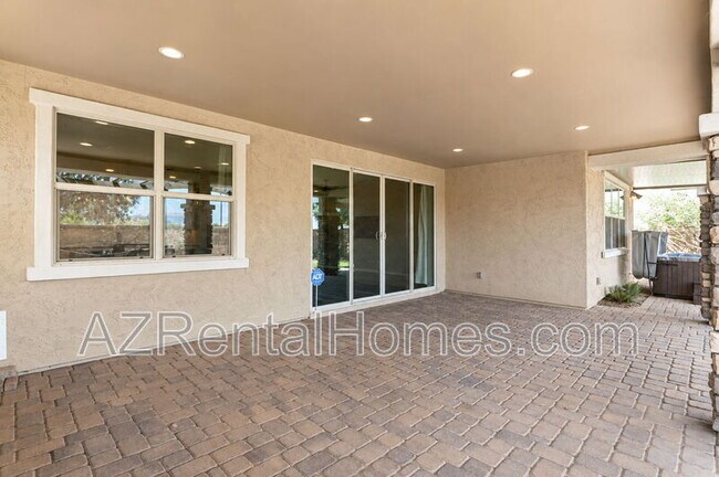 Building Photo - 9742 Thatcher Ave