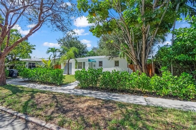 Building Photo - 6437 SW 14th St