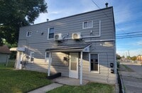 Building Photo - 135 Byron St