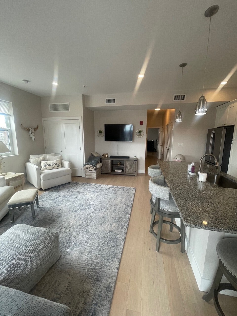 Building Photo - 99 Moody St