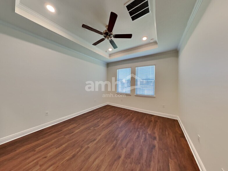 Building Photo - 6231 Emerald Hls Wy