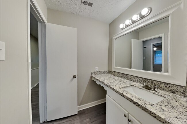 Building Photo - 4718 Lost Lake Ln